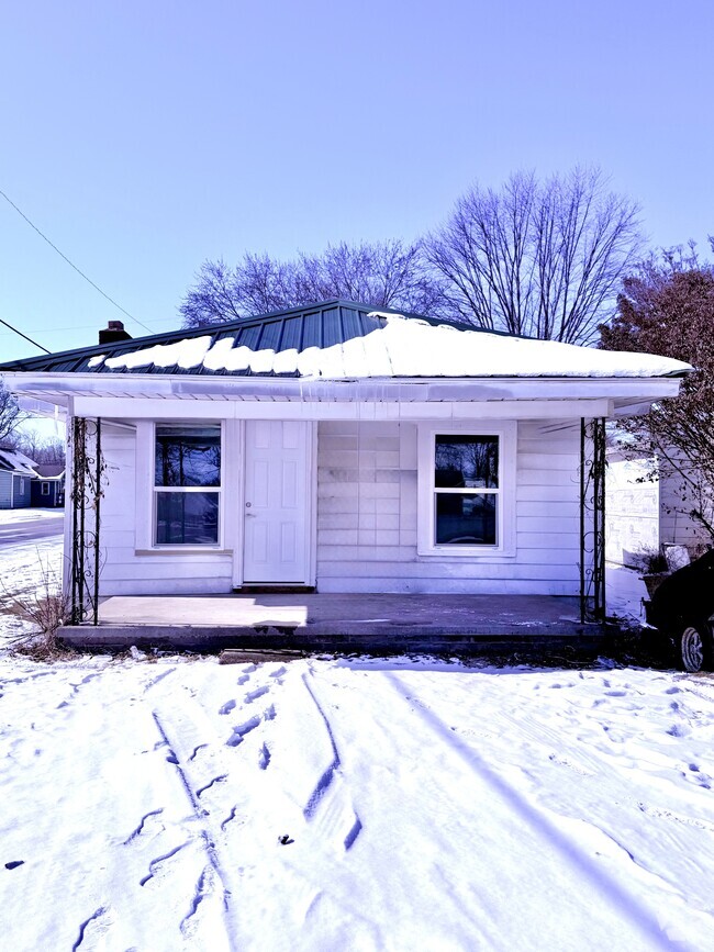 Building Photo - 1141 S Calumet St Rental