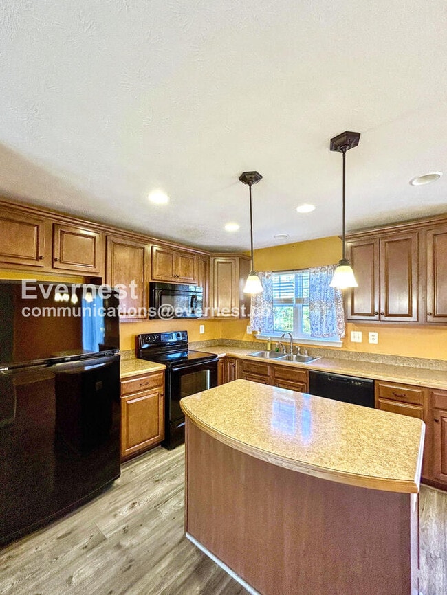 Photo - 18337 Democracy Ave