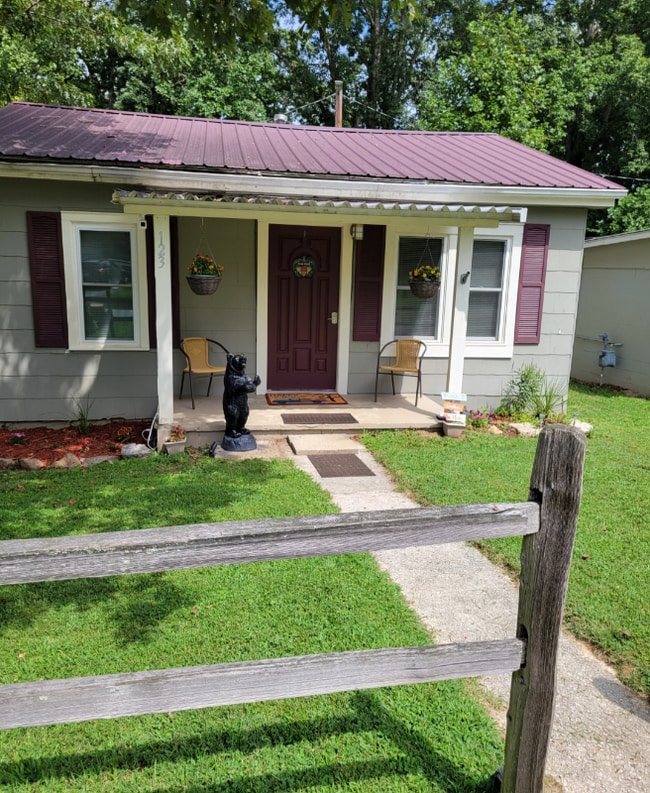 Building Photo - 123 N Mapleton Dr