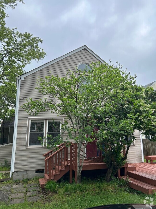 Building Photo - 414 26th St Unit 414 26th B Rental