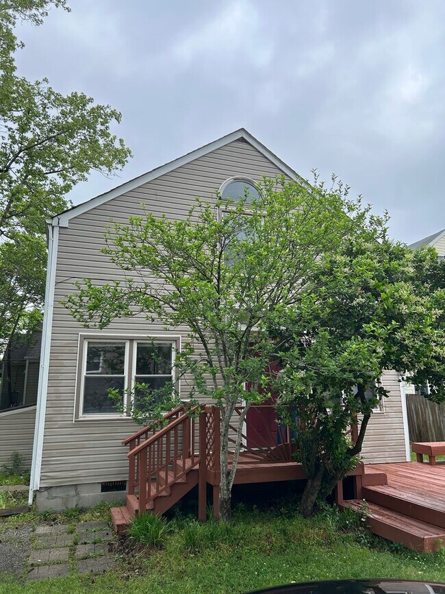Photo - 414 26th St Apartment Unit 414 26th B