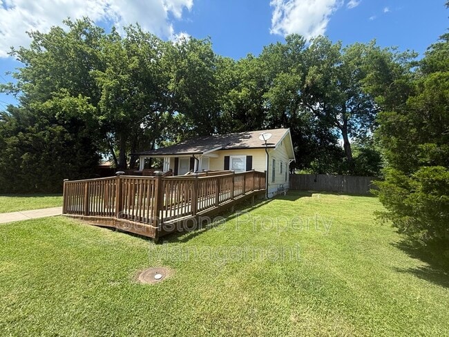 Photo - 103 W 3rd St