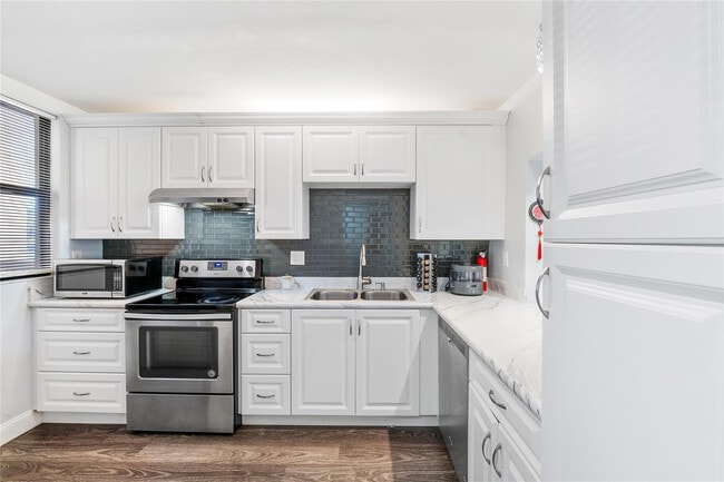Photo - 8437 Forest Hills Dr Unit 203