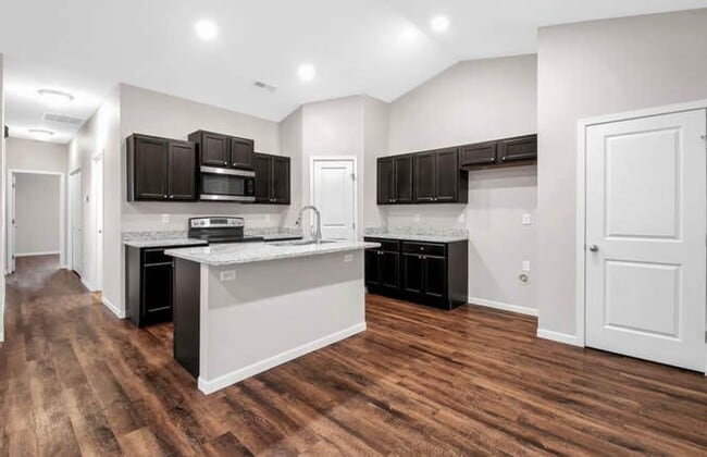 Photo - 454 S Longbranch Dr