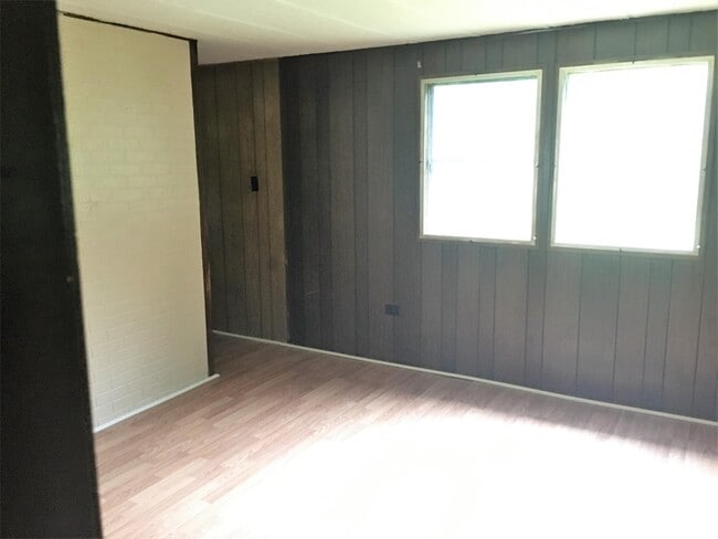 Photo - 32 Counterfeit Way