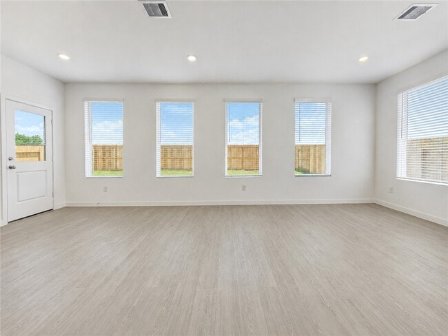 Photo - 16222 Chestnut Hvn Ln