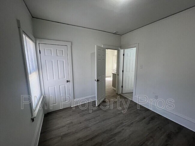 Photo - 3284 N 30th St