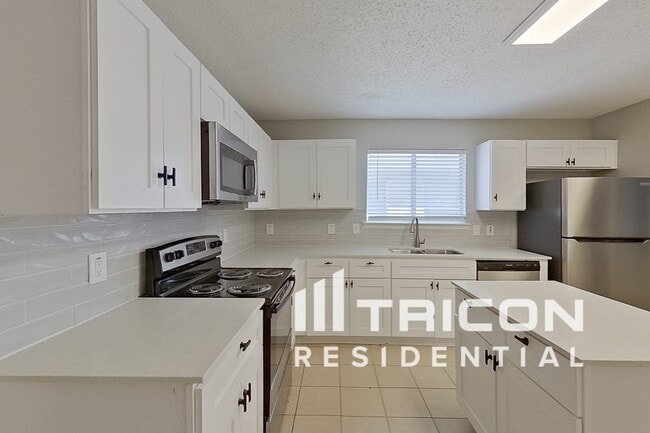 Photo - 2922 Marquis Ln