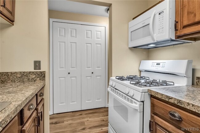 Photo - 270 Buffalo Rd