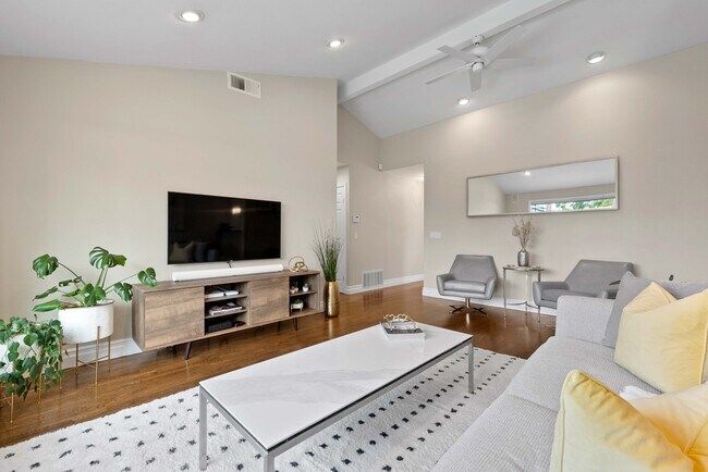 Photo - 841 W Latimer Ave