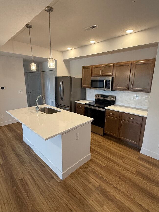 Building Photo - 913 Green Mill Rd Unit 3bd2ba