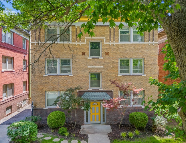 Building Photo - The Coleman - 809-811 E 42nd Rental
