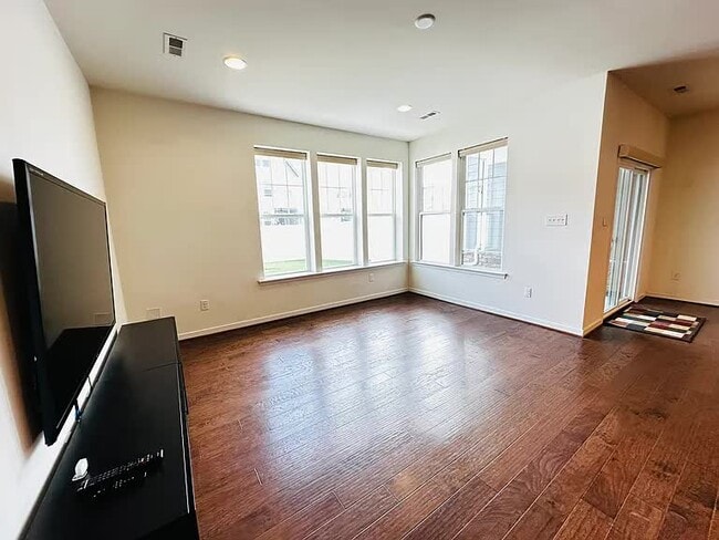 Photo - 5604 Benoni Ct