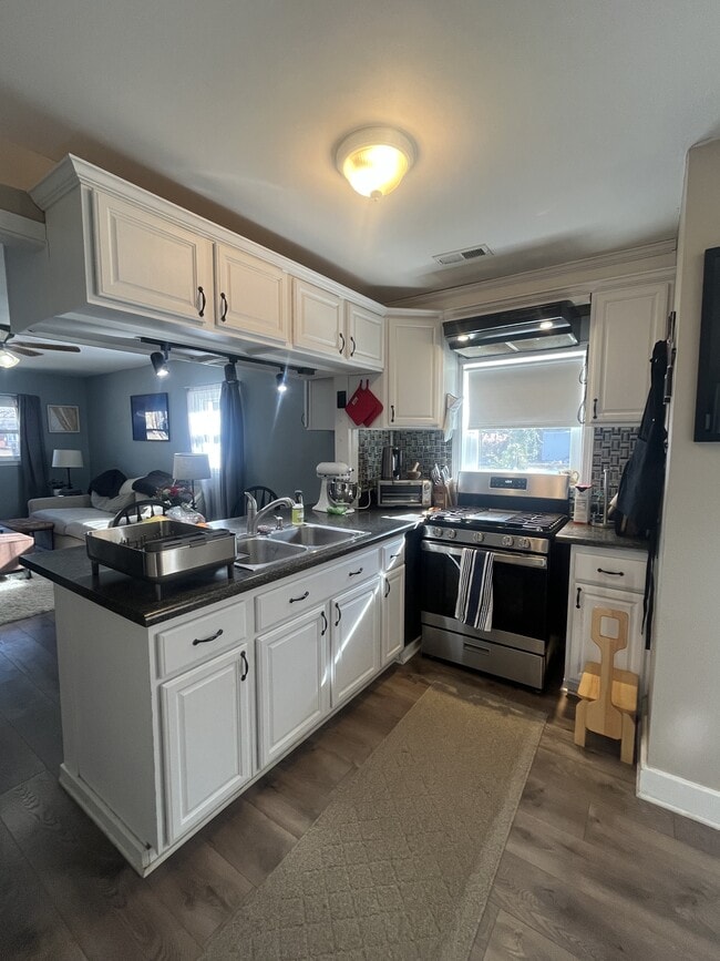 Photo - 710 Forrest Dr