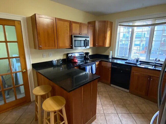 Building Photo - 27 Albion St Unit 2 Rental