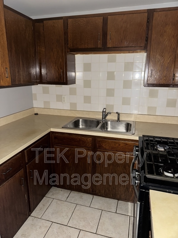 Photo - 205 Lake Ave