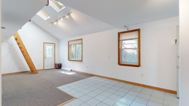 Photo - 273 Putnam Ave Unidad 2