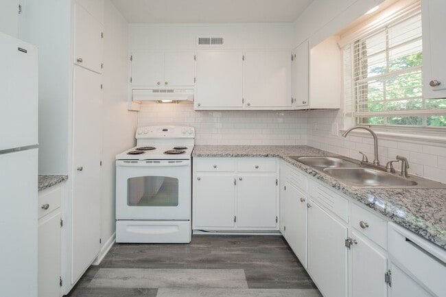 Photo - Cliff Terrace