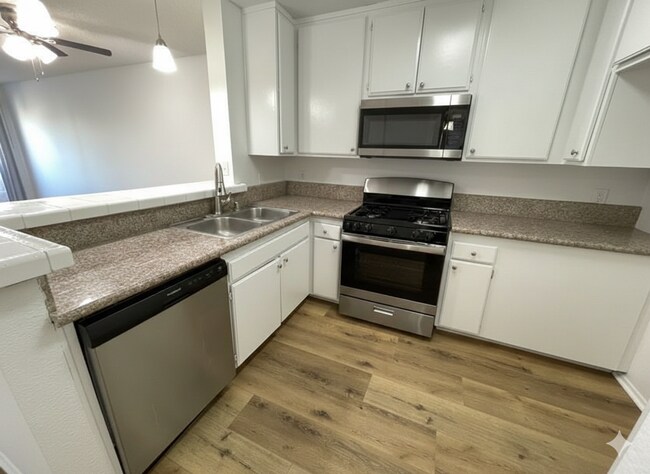 Photo - 5050 Klump Ave