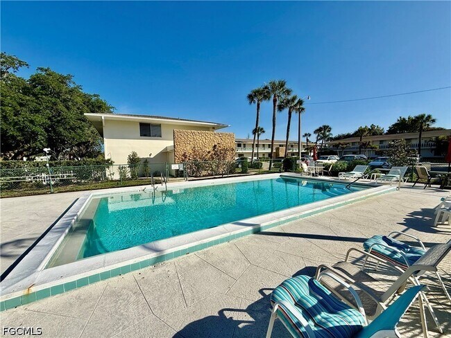 Photo - 343 Joel Blvd Unit 211-D