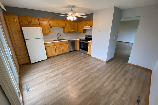 Photo - Updated 2br/1ba Townhome in Apple Valley - $500 off first months rent if you move in by 5/1