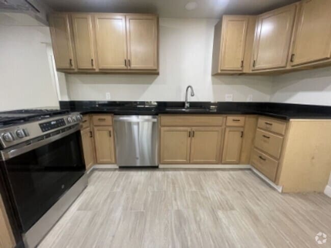 Building Photo - 1982 Unit A Rental