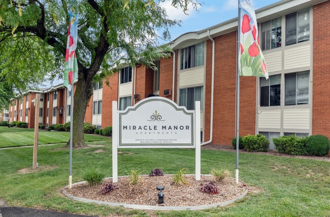 Miracle Manor - Miracle Manor Apartments