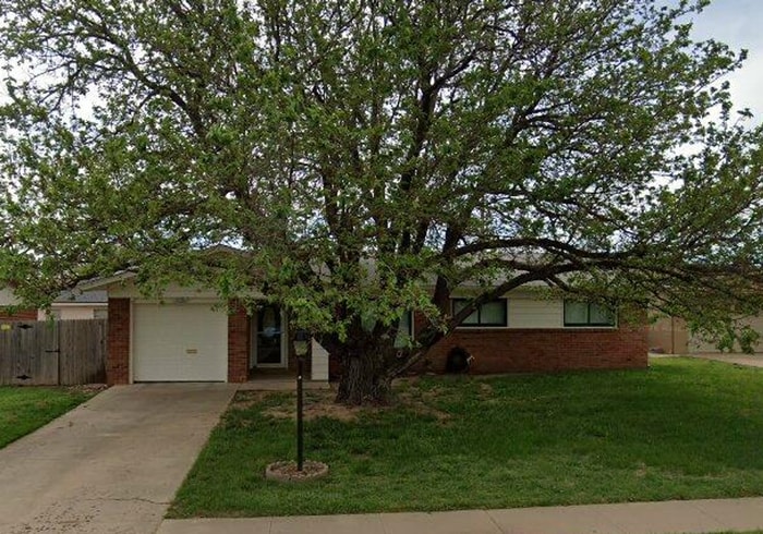 Newly Remodeled Home in Ridgecrest! - Newly Remodeled Home in Ridgecrest!