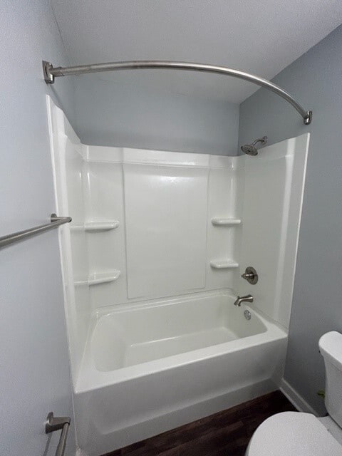 Bañera/ducha del baño - Gateway Apartments