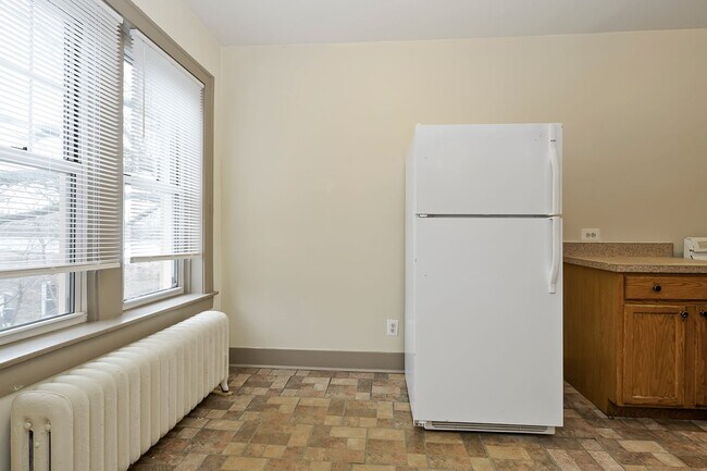 Photo - 11214-18 S Indiana