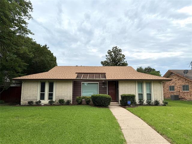 Building Photo - 1506 Whiteoak Dr