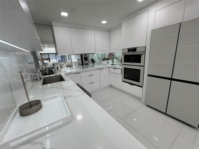 Photo - 336 Poinciana Island Dr Unit 1008