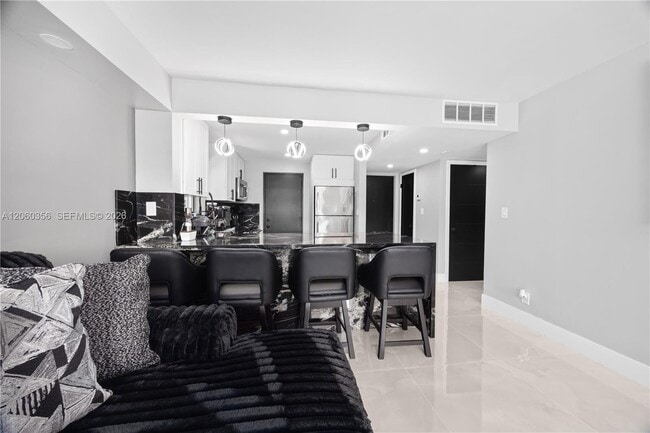 Photo - 2302 S Cypress Bend Dr Unit 306