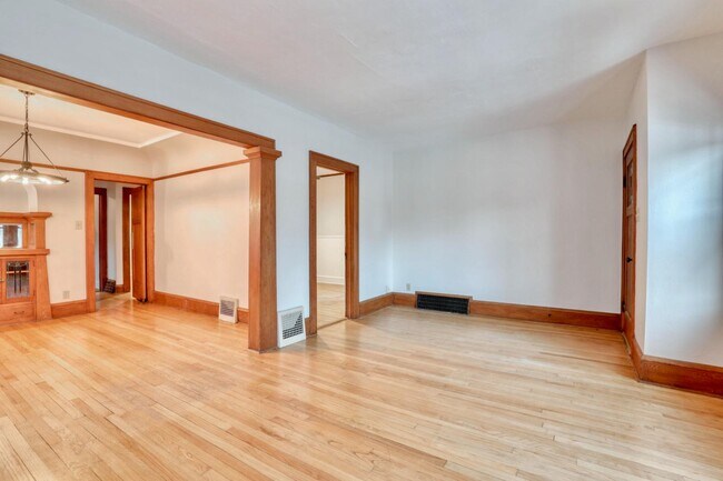 Photo - 5113 W Wisconsin Ave