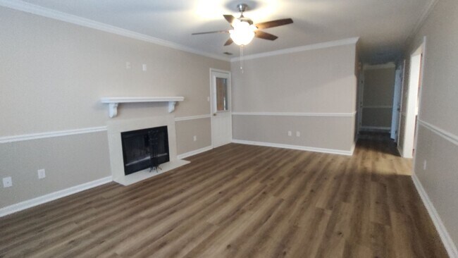 Photo - 813 S Dogwood Ln