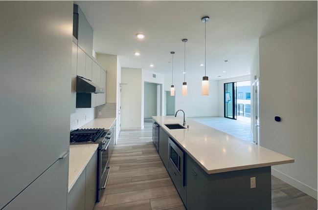 Building Photo - 3578 Rambla Plz Unit 524