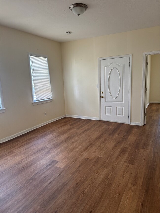 Photo - 134 Lewis St