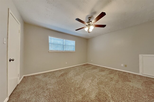 Building Photo - 19022 White Candle Dr