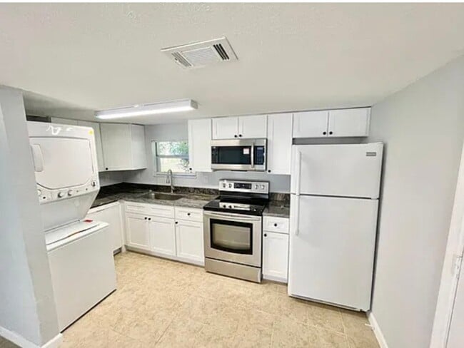 Photo - 7800 Empire Avenue