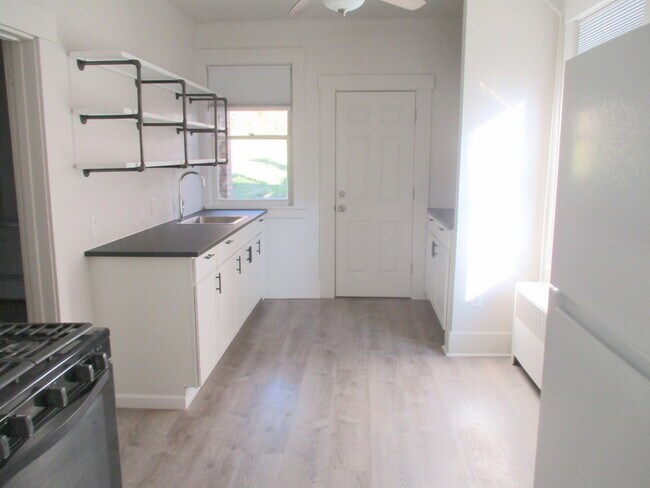 Photo - 924 Beaver Rd