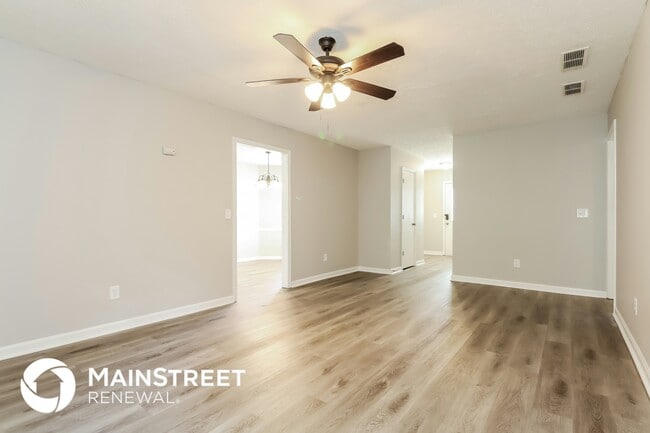 Photo - 65 White Oak Dr