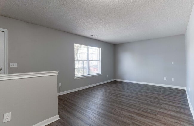 Jamestown Pointe Apartments