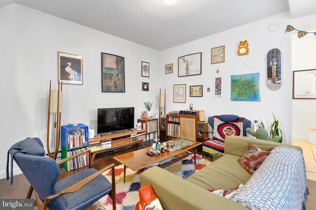 Photo - 2010 E York St Unit 1F