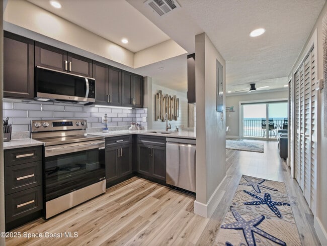199 Jimmy Buffett Mem Hwy Unit B205