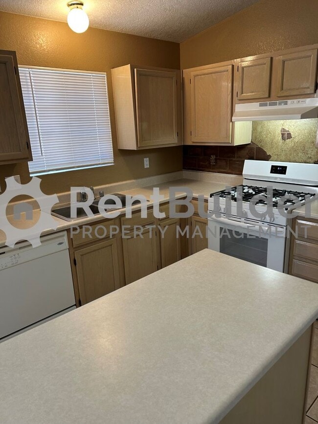 Photo - $$$500 OFF 2ND MONTHS RENT****