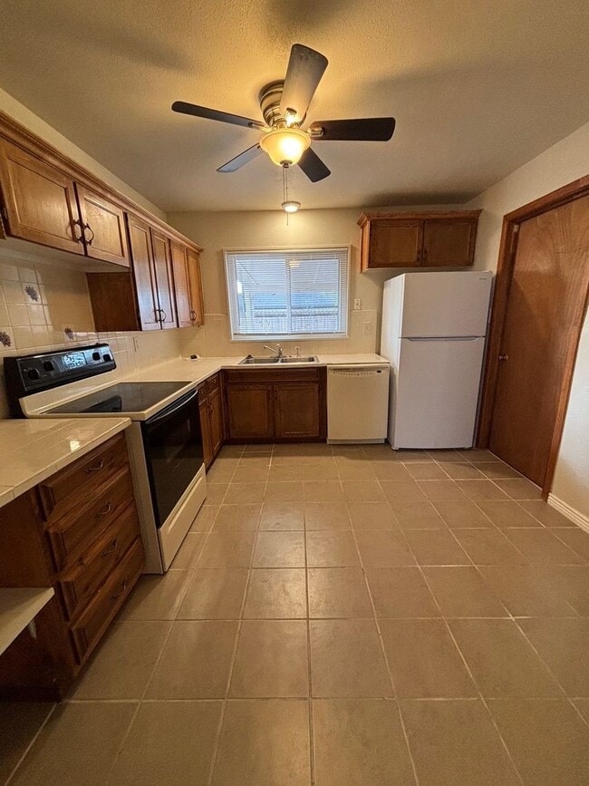 Photo - Ranch Style Home - 3 Bed 1 Bath - MileStone Real Estate Services