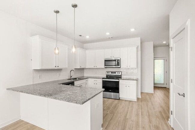 Photo - 3 Bed/3 Full Baths! Newer Townhome