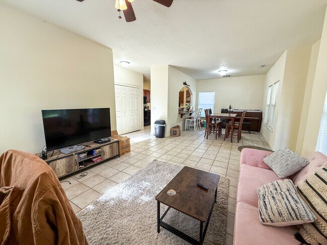 Photo - 1005 NW 3rd Ave