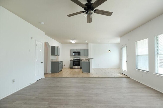 Photo - 17909 Maxa Dr