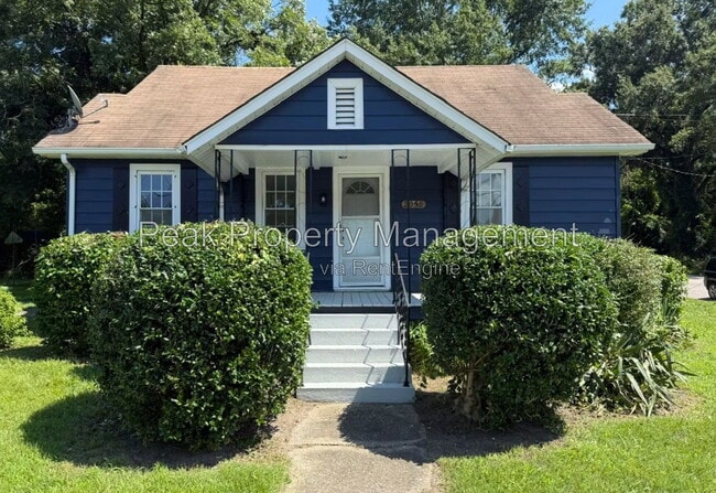 Photo - 2958 Winston Churchill Dr